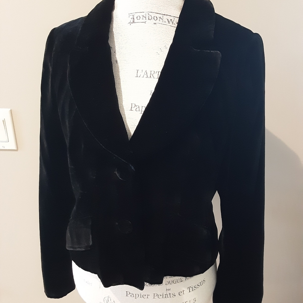 MARIO SERRANI BLACK VELVET FITTED JACKET
